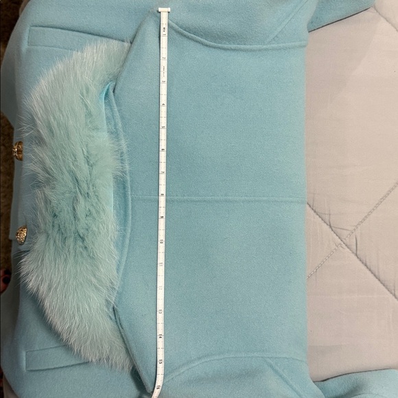 MaxMara Light Blue Trench Coat with Fur Accents - Picture 6 of 6